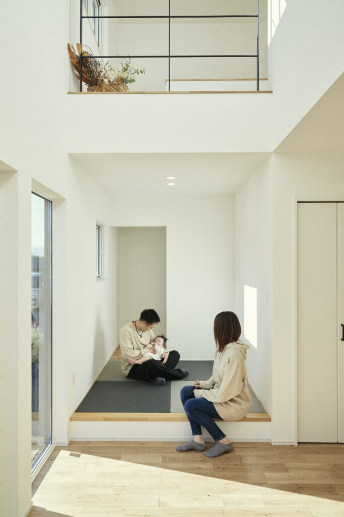 収納力と動線美。暮らしに寄り添う洗練された家事ラクのグレージュ空間
