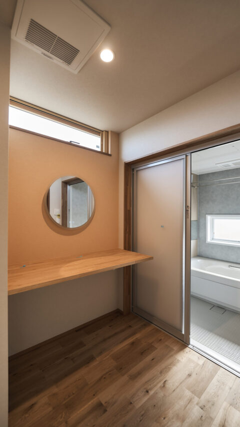 心地よく暮らす、つかず離れずの和モダン二世帯住宅