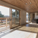 心地よく暮らす、つかず離れずの和モダン二世帯住宅