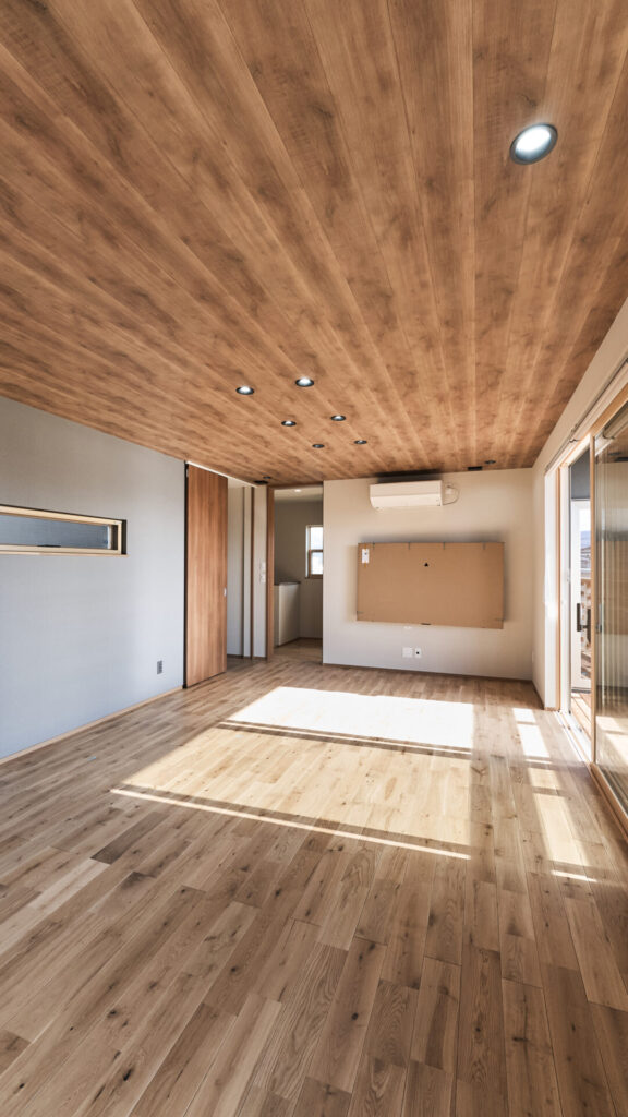 心地よく暮らす、つかず離れずの和モダン二世帯住宅