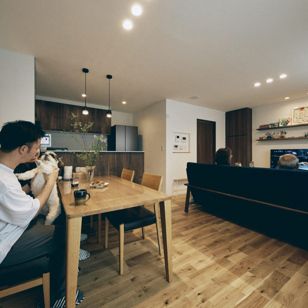 仲良し家族がつながる、共有スタイルの二世帯住宅