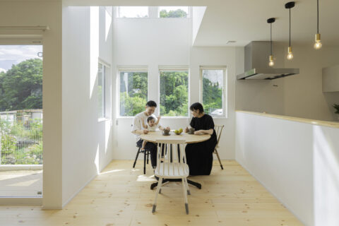 一番落ち着ける場所だから、温かくて遊び心のある家にしたかった