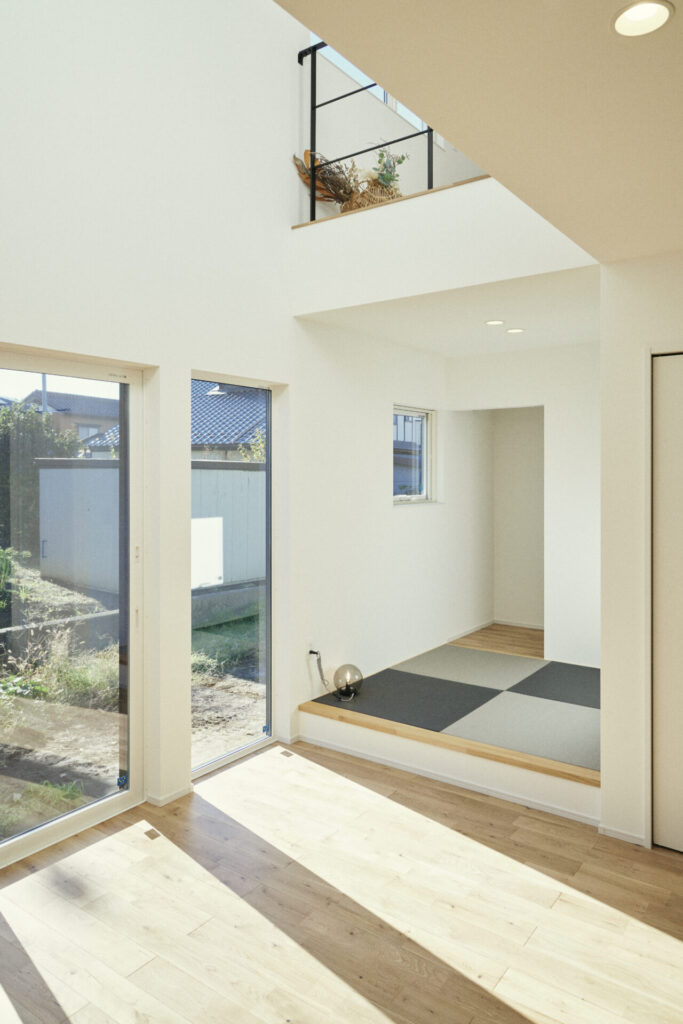 収納力と動線美。暮らしに寄り添う洗練された家事ラクのグレージュ空間