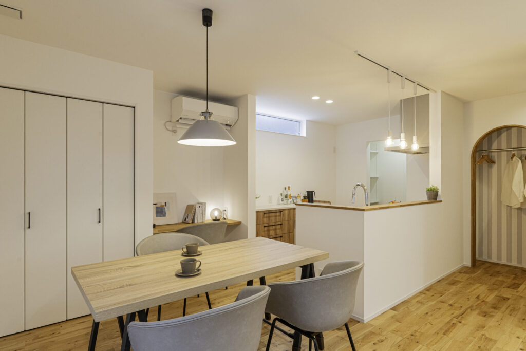 ナチュラル×大人かわいい空間で叶える、家族時間を楽しむ家