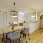 ナチュラル×大人かわいい空間で叶える、家族時間を楽しむ家