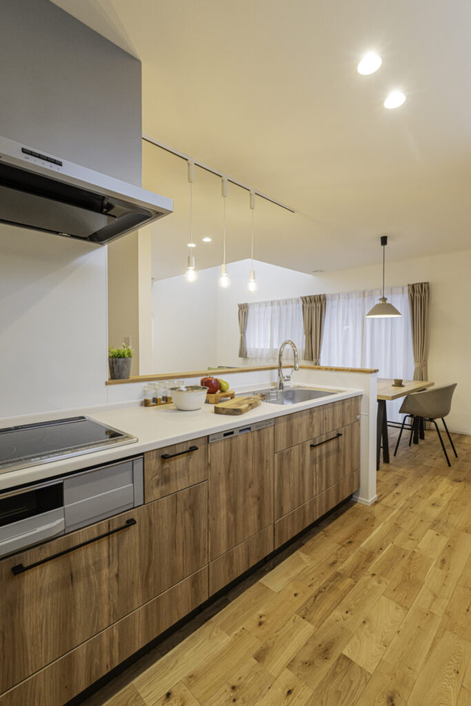 ナチュラル×大人かわいい空間で叶える、家族時間を楽しむ家