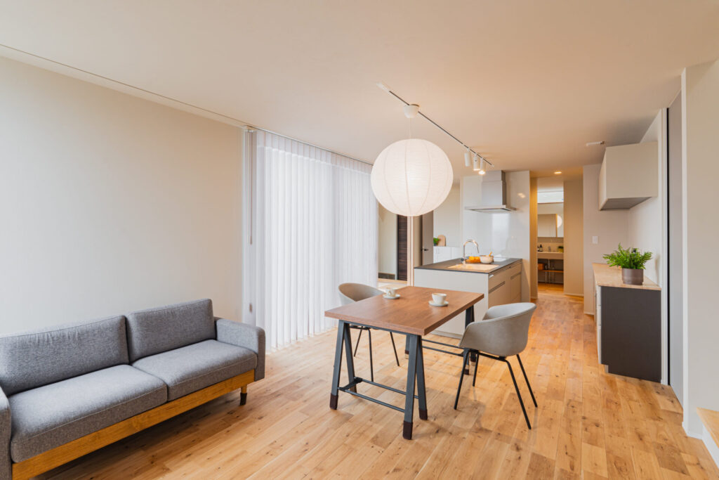 暮らしの変化に寄り添う半平屋の家｜家事ラク動線と和モダンが調和する住まい