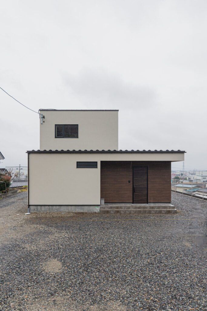 暮らしの変化に寄り添う半平屋の家｜家事ラク動線と和モダンが調和する住まい