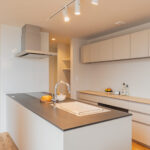 暮らしの変化に寄り添う半平屋の家｜家事ラク動線と和モダンが調和する住まい