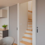 暮らしの変化に寄り添う半平屋の家｜家事ラク動線と和モダンが調和する住まい