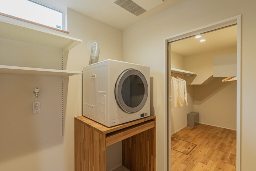 暮らしの変化に寄り添う半平屋の家｜家事ラク動線と和モダンが調和する住まい