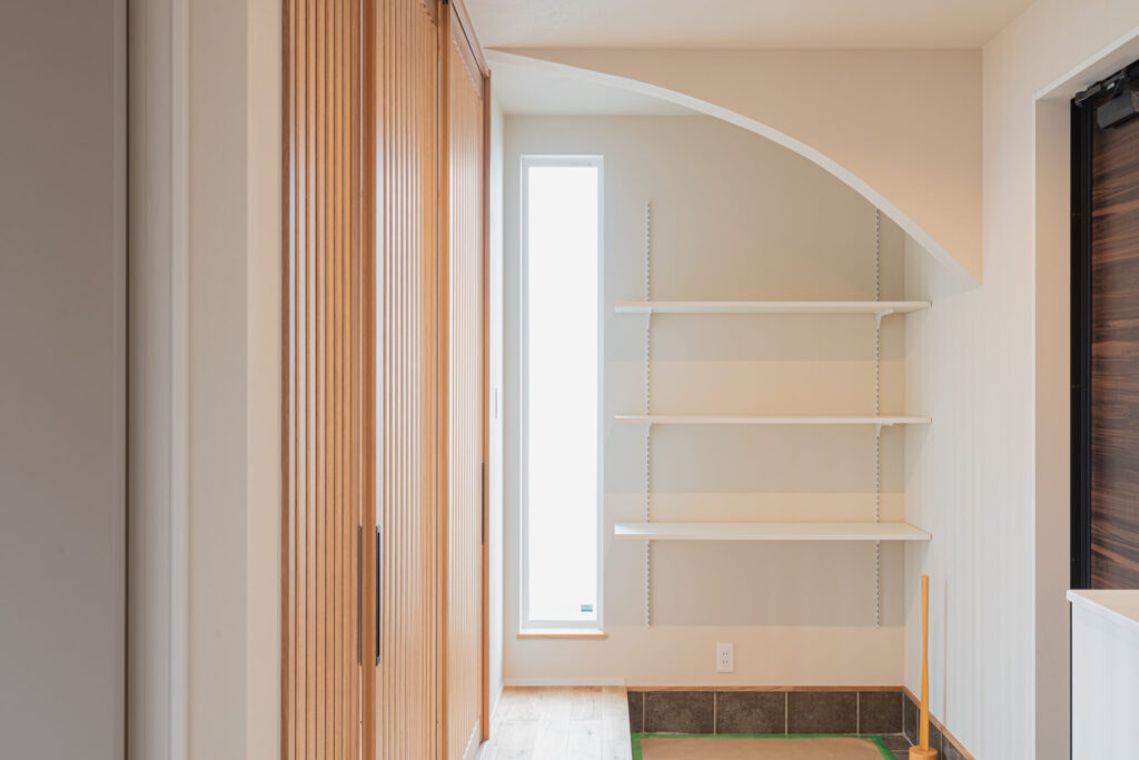 暮らしの変化に寄り添う半平屋の家｜家事ラク動線と和モダンが調和する住まい